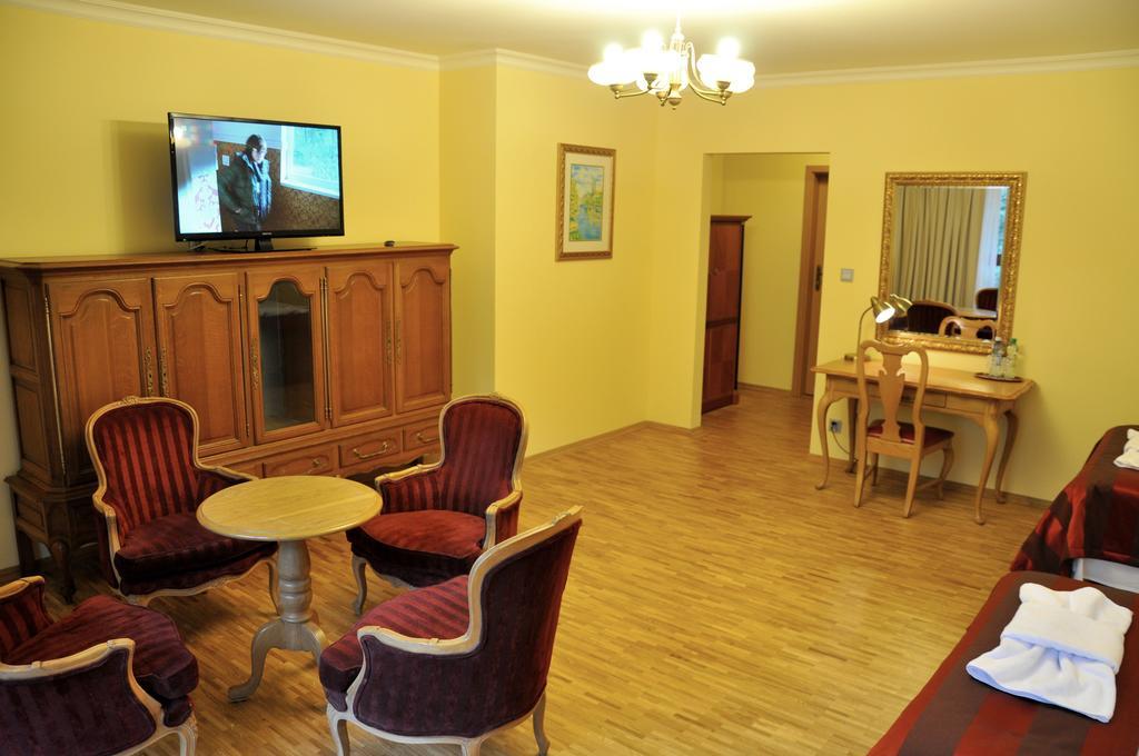 Hotel Mir-Jan Spa Ladek-Zdroj Ruang foto