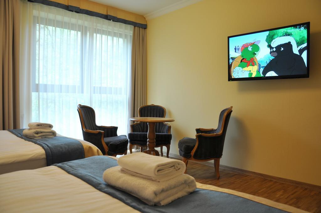 Hotel Mir-Jan Spa Ladek-Zdroj Ruang foto