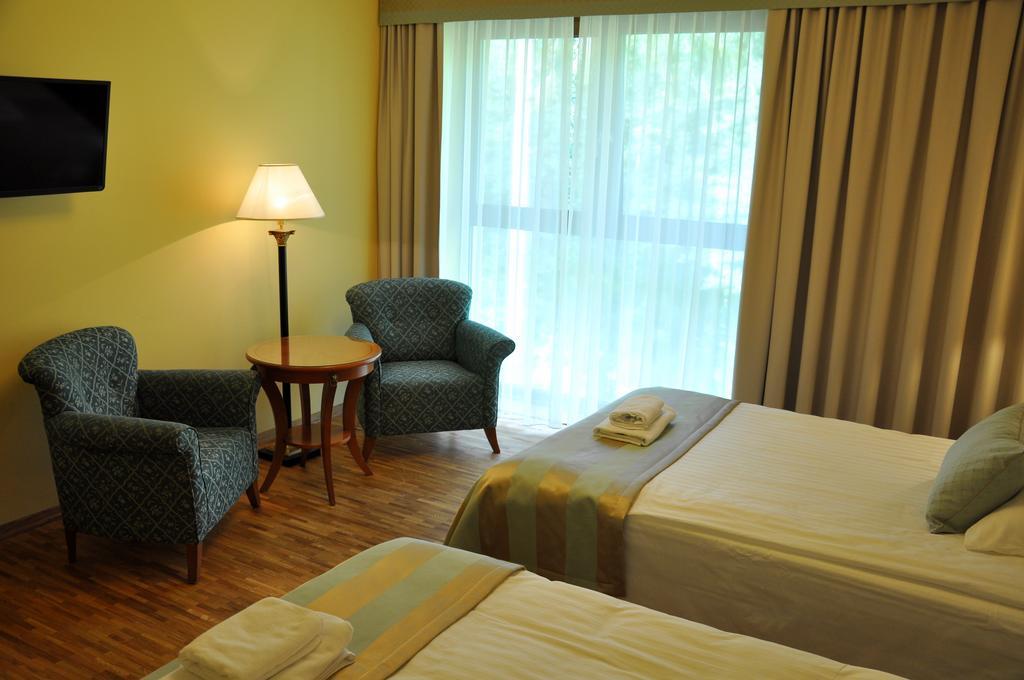 Hotel Mir-Jan Spa Ladek-Zdroj Ruang foto