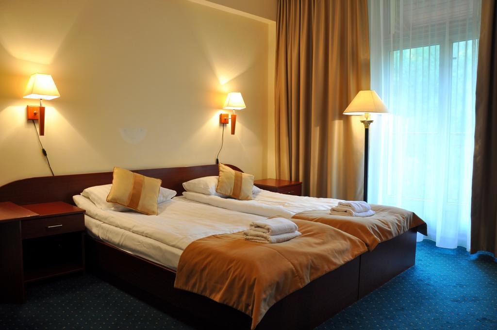 Hotel Mir-Jan Spa Ladek-Zdroj Ruang foto