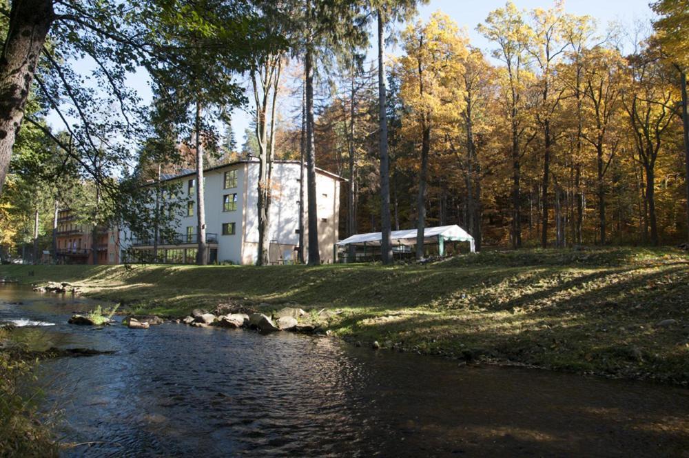 Hotel Mir-Jan Spa Ladek-Zdroj Bagian luar foto